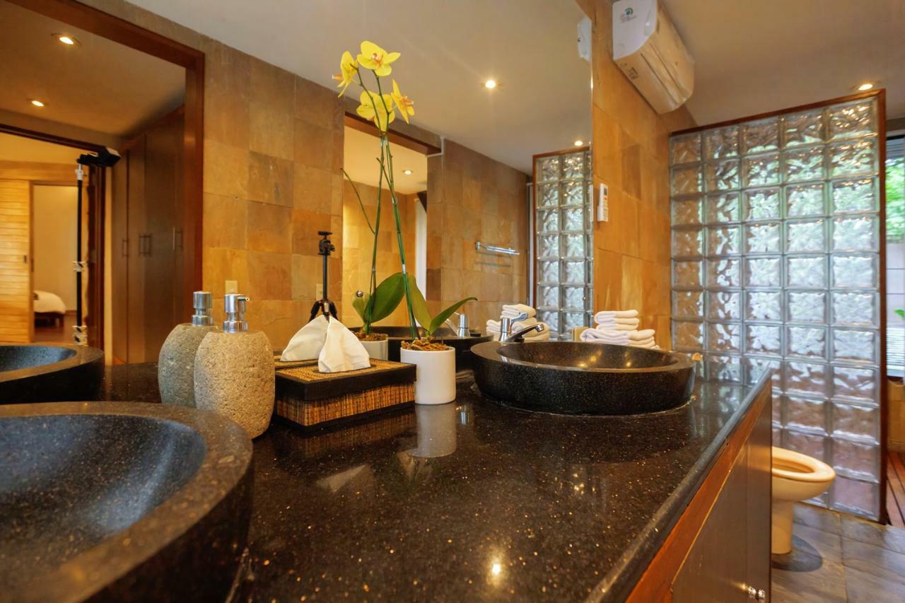 Seminyak Villa Kalyca Exteriör bild